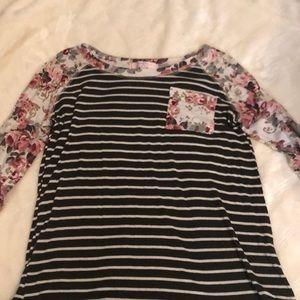 Girls long sleeve blouse! Size XL.